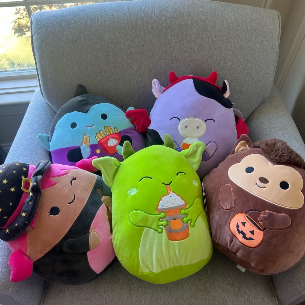 NWT 5 pk Halloween Squishmallows 14-15 in.vampire, alien, werewolf, witch + cow